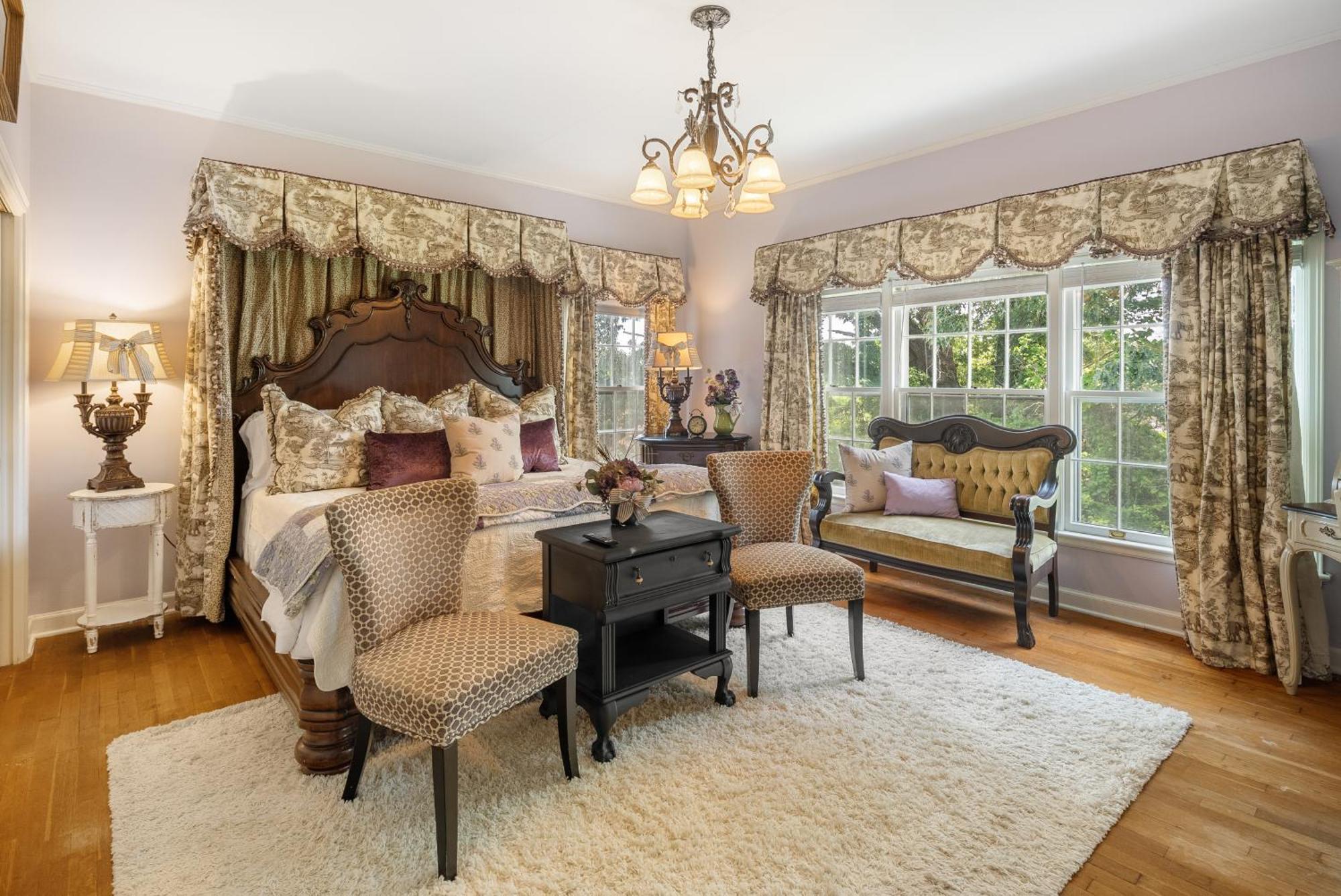 Beland Mansion-Blooming Garden Suite! Fort Smith Ngoại thất bức ảnh